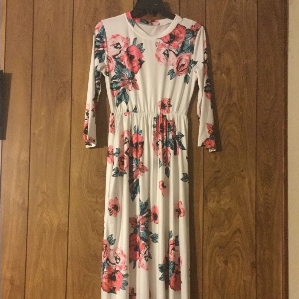 White floral maxi dress(DO NOT PURCHASE)